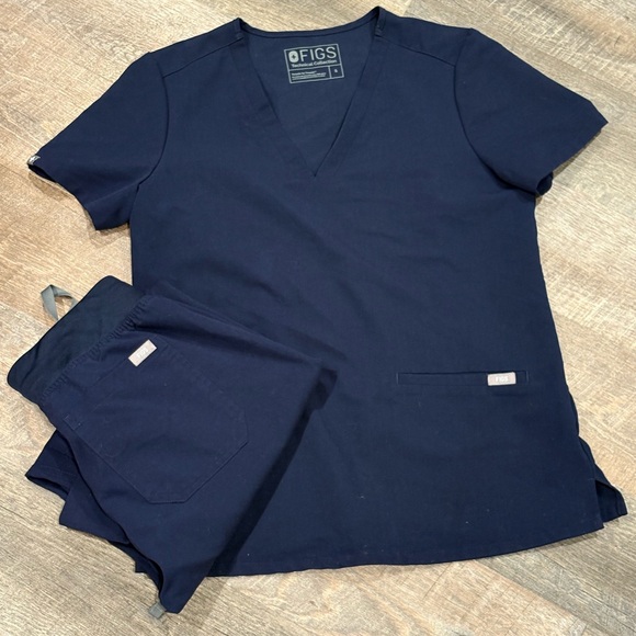 FIGS Technical Collection Dark Blue Scrub Set - Picture 1 of 7